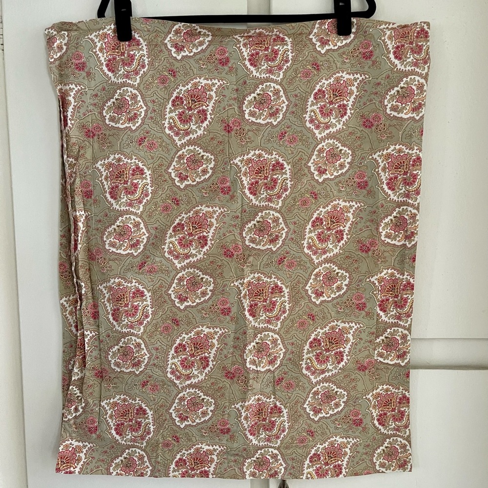 Pottery Barn Pillow Case Set